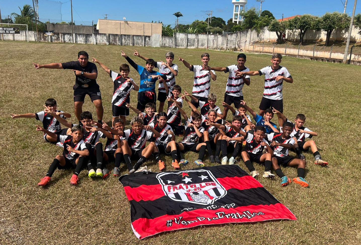 Fratellos Sports e Campeã da Copa Interior de futebol de base