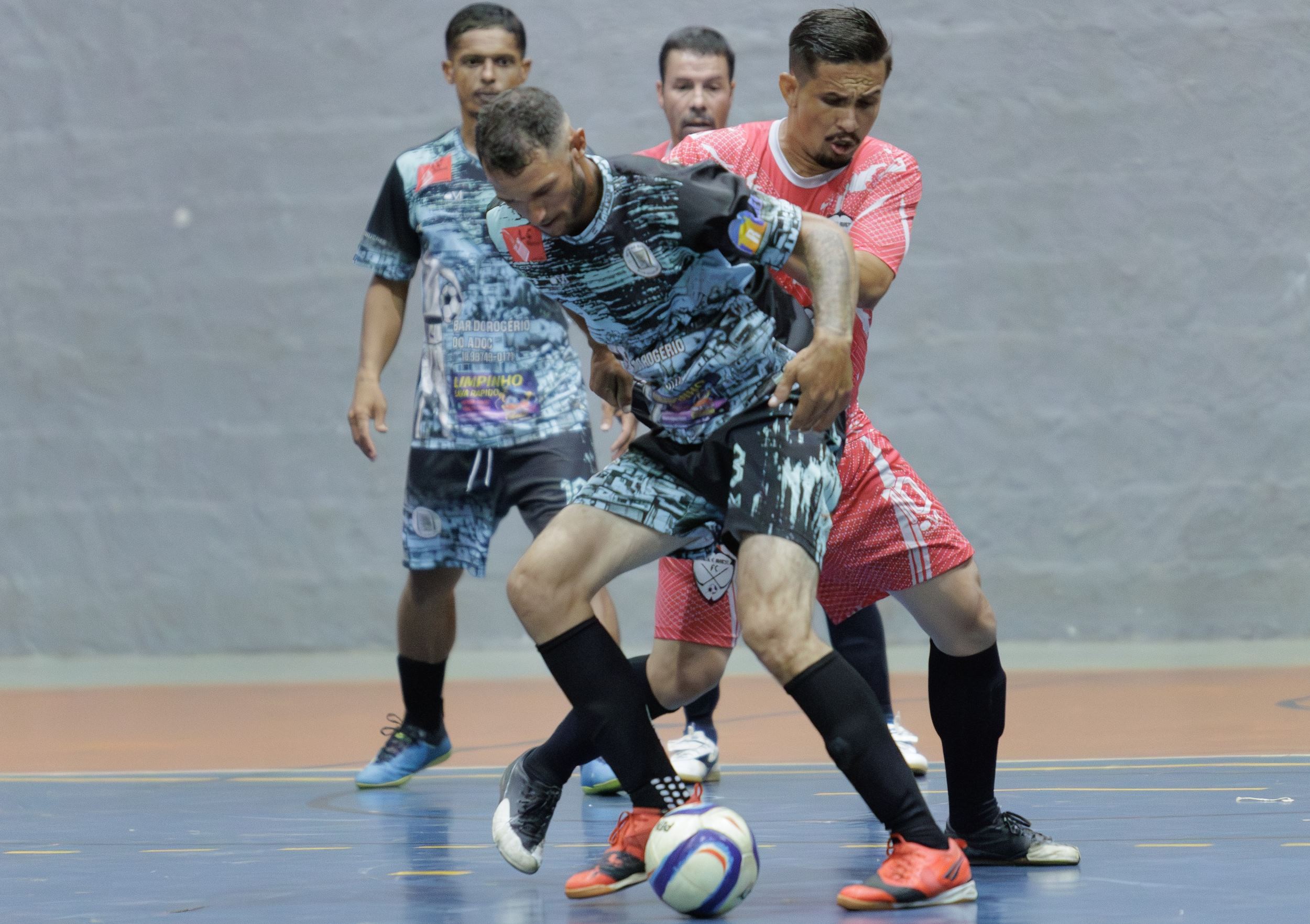Quartas de final prometem grandes emoções no Campeonato de Férias de Futsal de Osvaldo Cruz