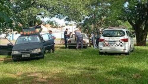 Homem é encontrado morto dentro de veículo no trevo principal de Rinópolis