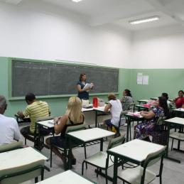 Campanha incentiva retomada dos estudos pela EJA em Adamantina