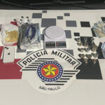 Polícia Militar aborda casal e prende homem por tráfico de drogas em Lucélia