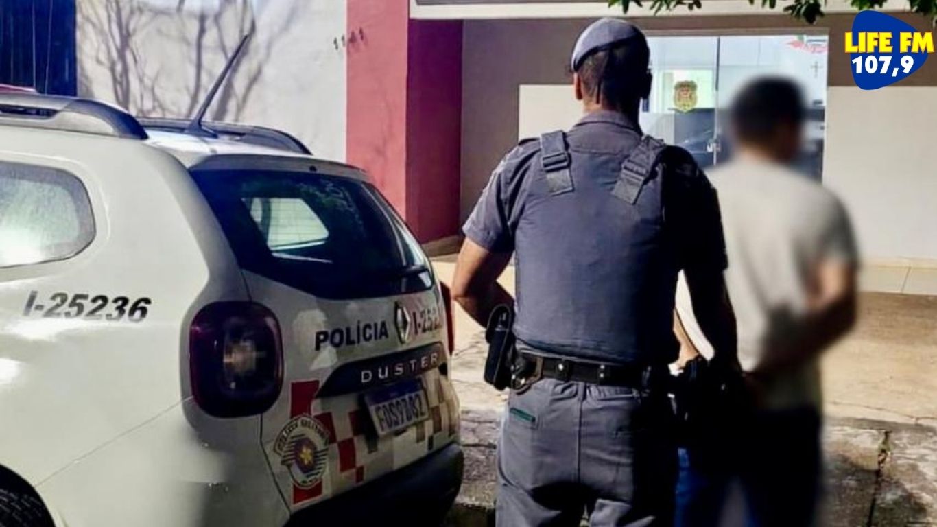POLÍCIA MILITAR CAPTURA PROCURADO DA JUSTIÇA EM MARIÁPOLIS