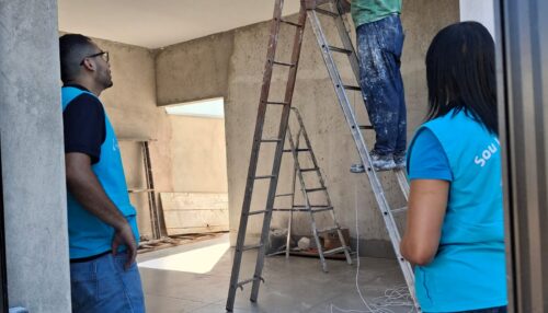 Energisa alerta sobre riscos de acidentes elétricos durante serviços perto da rede de energia