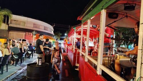 Carnaval em Adamantina com o trenzinho da folia