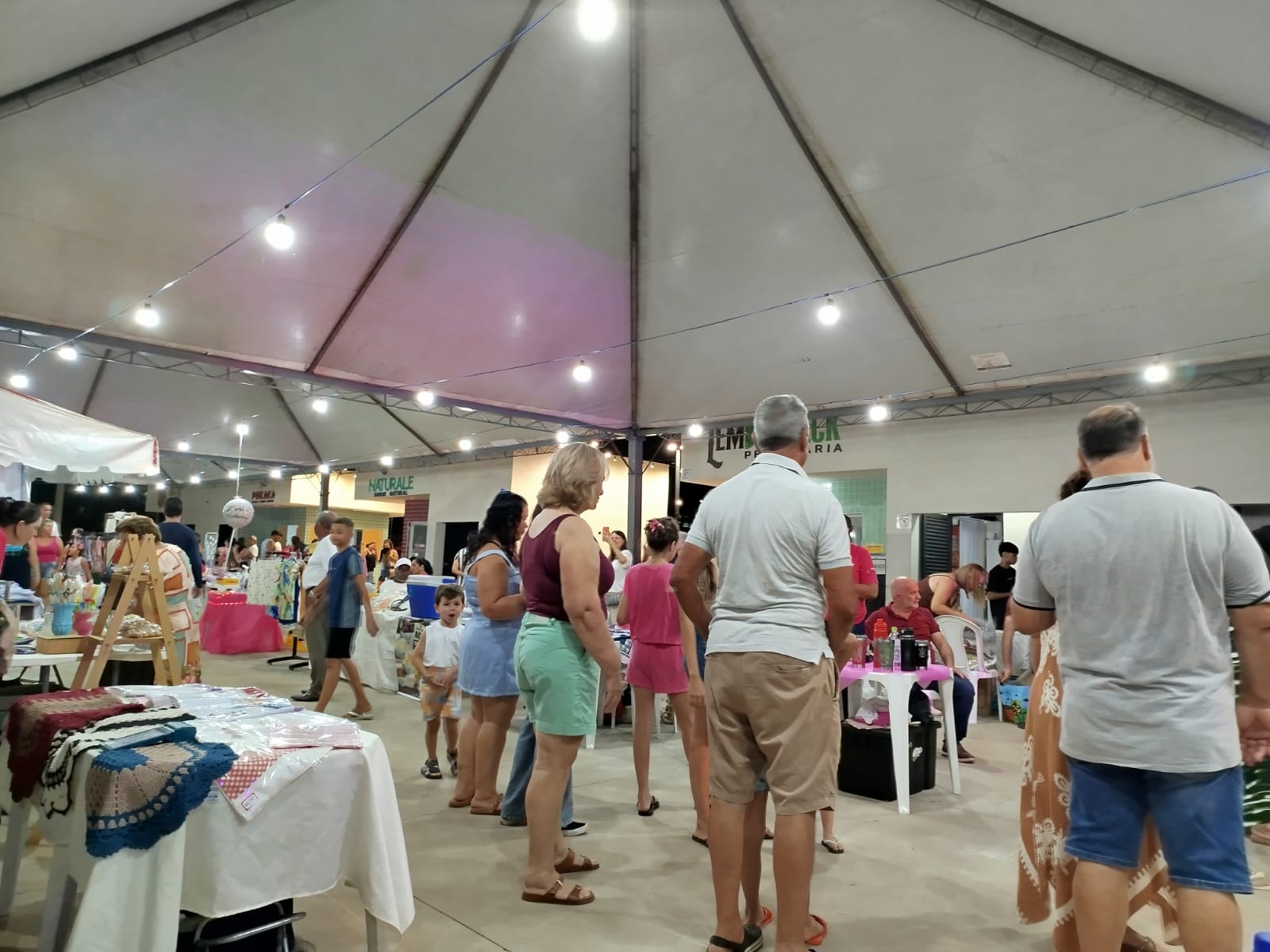 Feira da Mulher Empreendedora no Parque dos Pioneiros movimenta o domingo do adamantinense