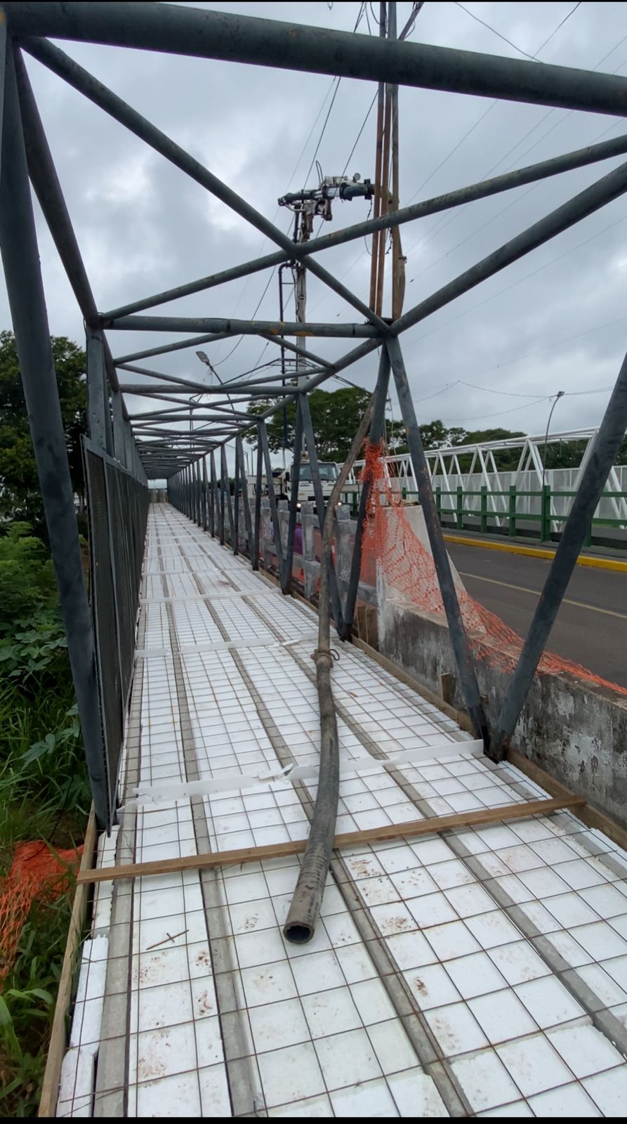 Começa a concretagem da segunda passarela do 