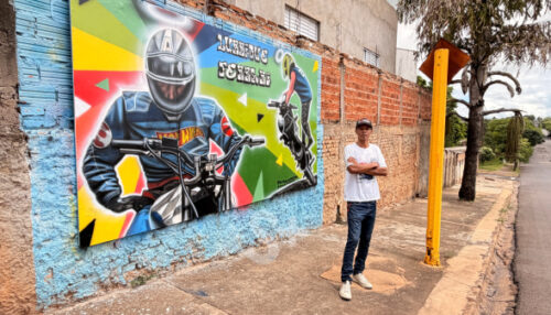 Artista de Adamantina cria painel em homenagem ao piloto Lurrique Ferrari