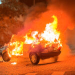 Fiat Uno é destruído por incêndio no centro de Adamantina