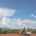 Energisa reforça orientações para evitar acidentes com máquinas agrícolas e caminhões próximas à rede elétrica