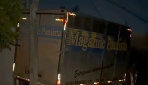 Caminhão desgovernado provoca acidente na Vila Joaquina, em Adamantina