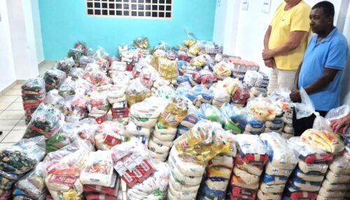 Fundo Social de Adamantina entrega alimentos doados pelo Sicoob Nosso a entidades assistenciais