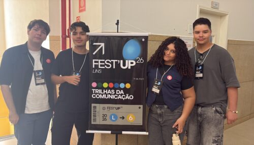 Alunos de Publicidade da FAI marcam presença no FestUp Lins