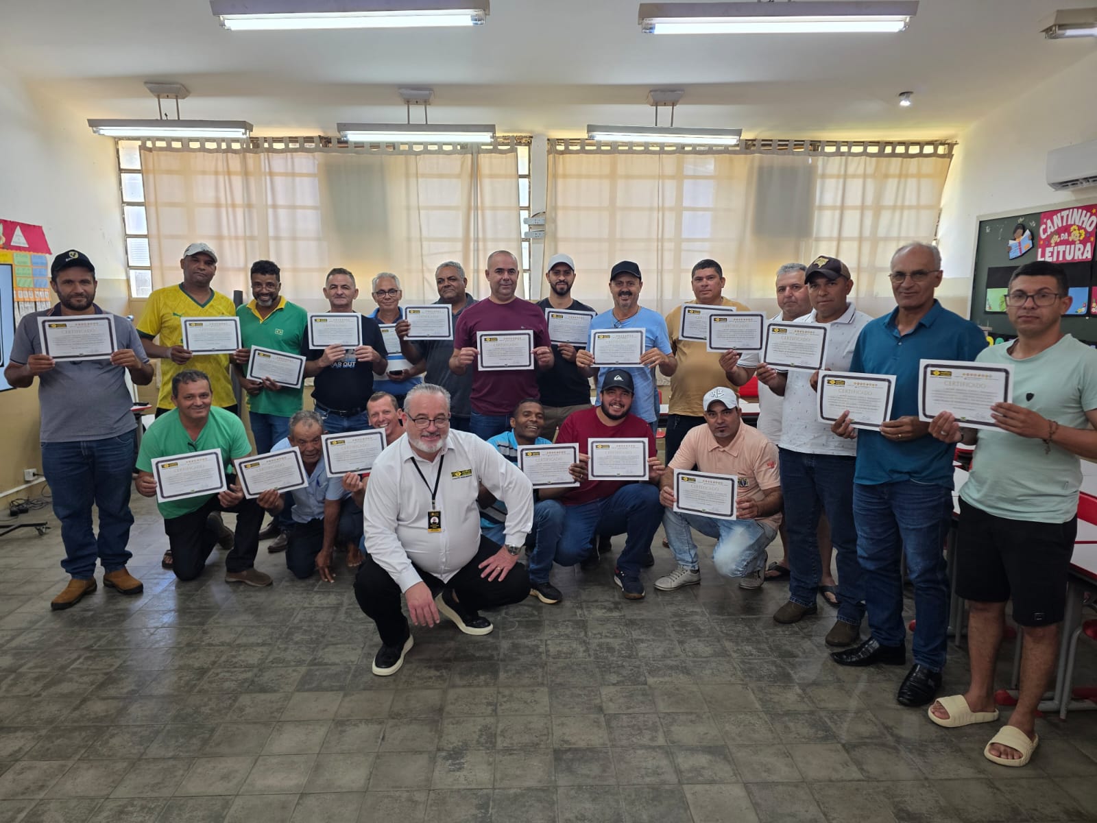 Motoristas de Salmourão Participam de Treinamento para Fortalecer a Segurança Viária