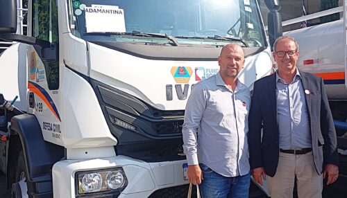 Prefeitura de Adamantina recebe caminhão-pipa do Governo do Estado durante solenidade dos 50 anos da Defesa Civil