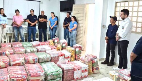 Fundo Social fortalece rede assistencial com distribuição de alimentos doados pelo Sicoob Nosso em Adamantina