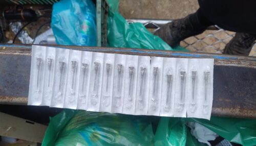 Descarte irregular de agulhas e seringas provoca acidente com coletor e acende alerta em Adamantina