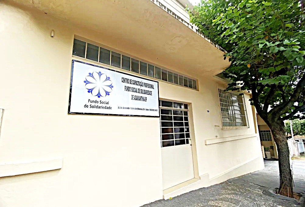 Prefeitura de Adamantina abre inscrições para cursos de costura no Fundo Social