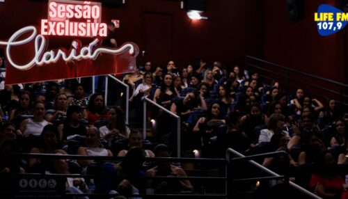 Clariá transforma estreia de O Diabo Veste Prada 2 em experiência inesquecível e emociona clientes em Adamantina