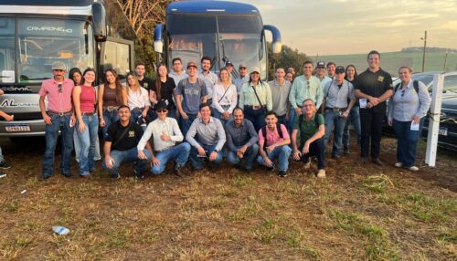 Alunos de Agronomia da FAI vivenciam inovações e tecnologias agropecuárias na Agrishow 2026