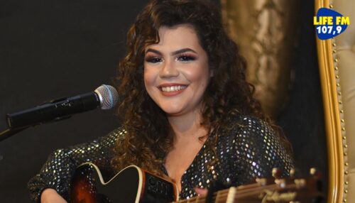 O talento de Alyne Montenegro, foi destaque na LIFE FM ainda em 2020 durante live show, convidada no Agora Que São Elas.