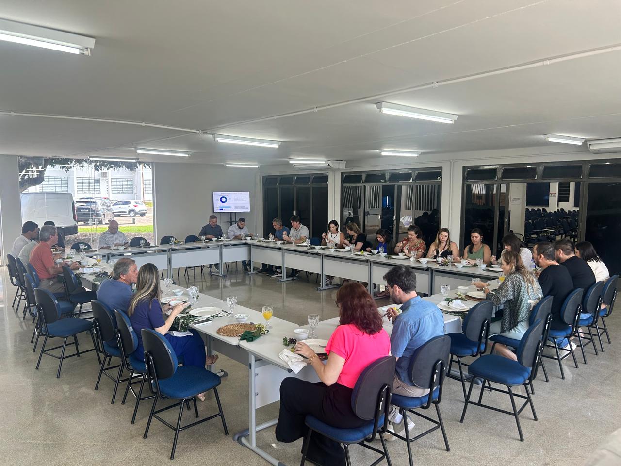 Nutrição e Gastronomia: Alunos da FAI preparam almoço para membros do Conselho Estadual de Educação