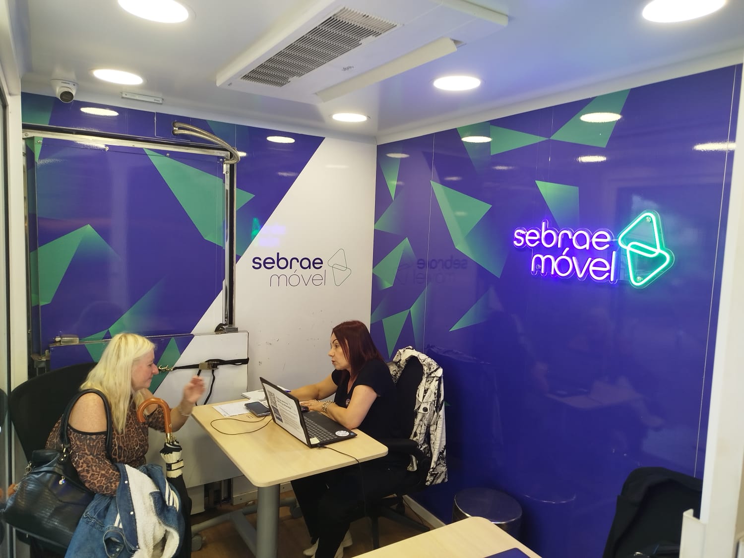 Unidade Móvel do Sebrae está em Adamantina para atender os empreendedores que tem uma MEI