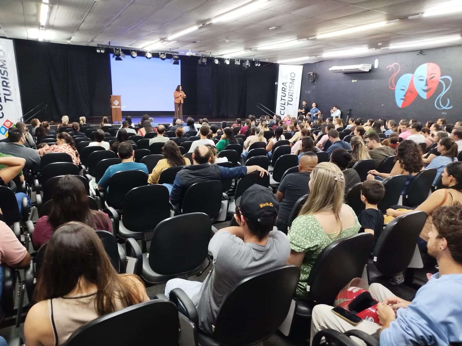 Prefeitura de Adamantina realiza reunião com pais e anuncia medidas preventivas na EMEI Pequeno Príncipe