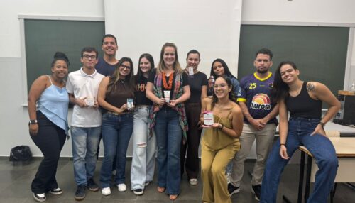 Alunos de Farmácia da FAI simulam ambiente industrial e desenvolvem novas formulações de medicamentos