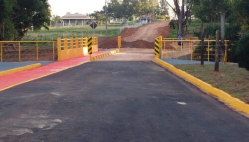 Prefeitura realiza retoques finais na ponte da região do bairro Mário Covas em Adamantina