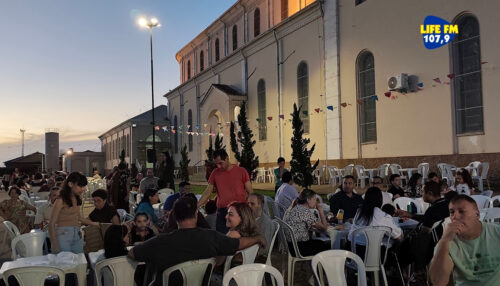 Festa Julina da Paróquia Sagrada Família reúne fé, voluntariado e comunidade em Lucélia