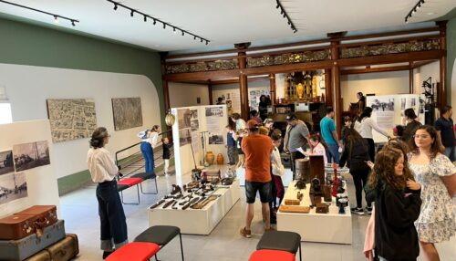 Oficina Adamantisaurus no Museu e Arquivo Histórico de Adamantina desperta interesse do público durante programação de férias
