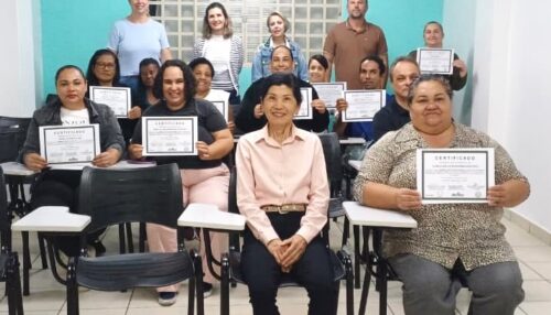 Prefeitura de Adamantina entrega certificados do curso de Massas e Molhos Artesanais