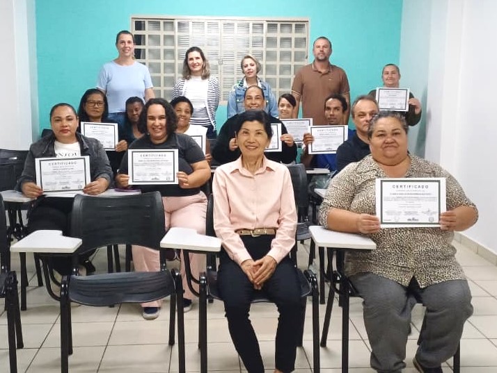 Prefeitura de Adamantina entrega certificados do curso de Massas e Molhos Artesanais