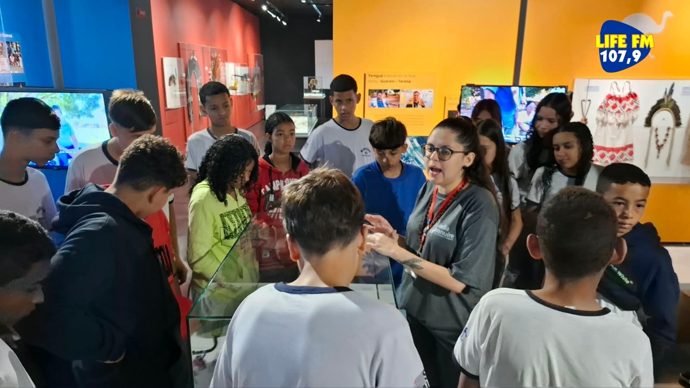 Estudantes da EE Helen Keller realizam visita pedagógica ao Museu Índia Vanuíre em Tupã