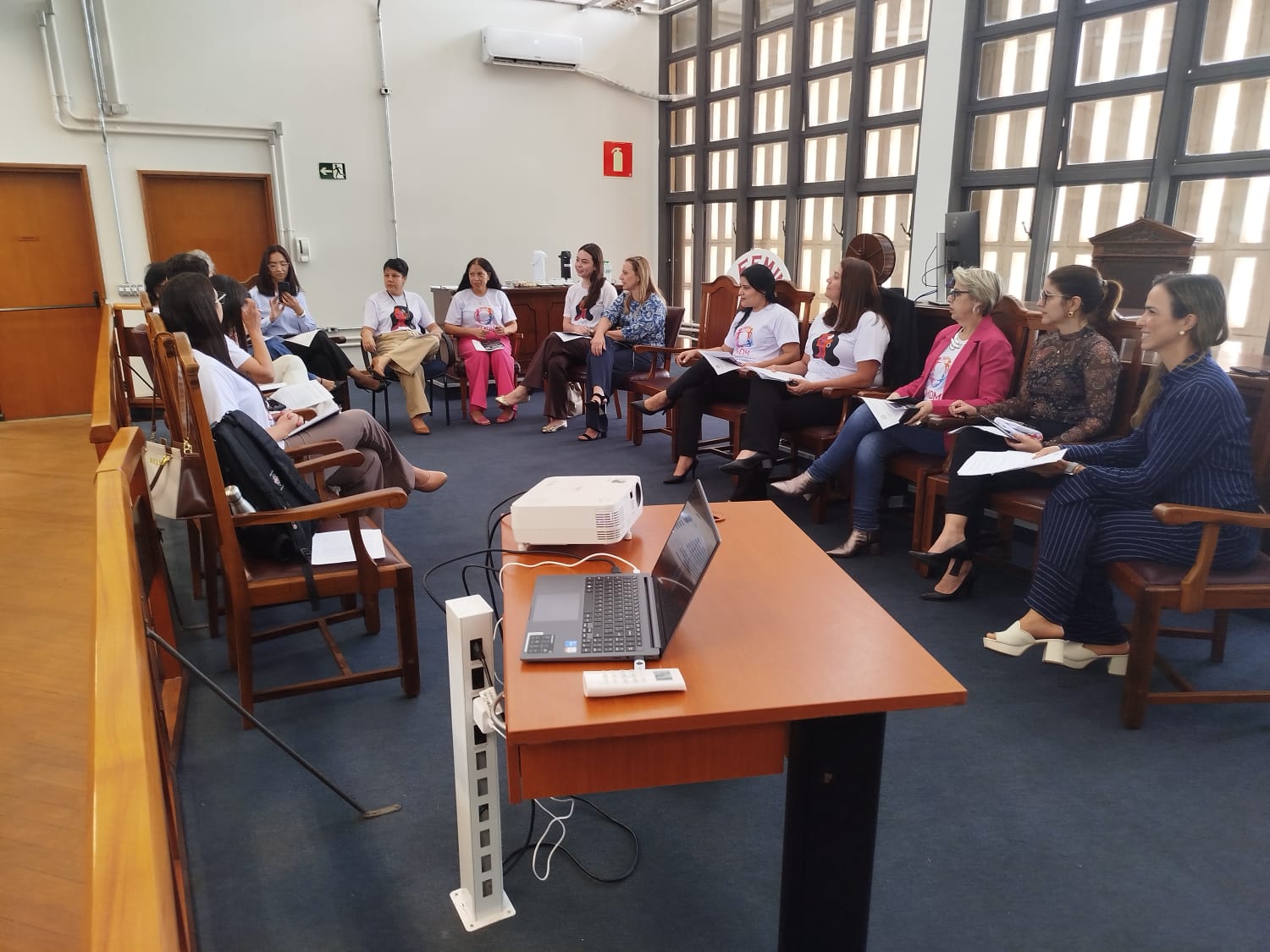 Reunião do Comitê Interinstitucional de Governança fortalece rede de proteção às mulheres em Adamantina