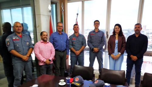 Prefeito de Adamantina recebe representantes do Corpo de Bombeiros para reunião de trabalho