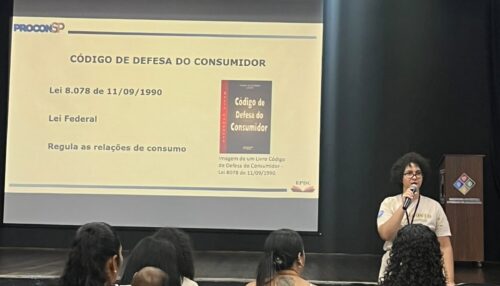 Procon de Adamantina promove ação de orientação durante a 10ª Hora do Mamaço