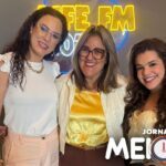 Alyne Montenegro, cantora e compositora, e Lilian Salvadeo, psicóloga, no Jornal do Meio Dia da LIFE FM.