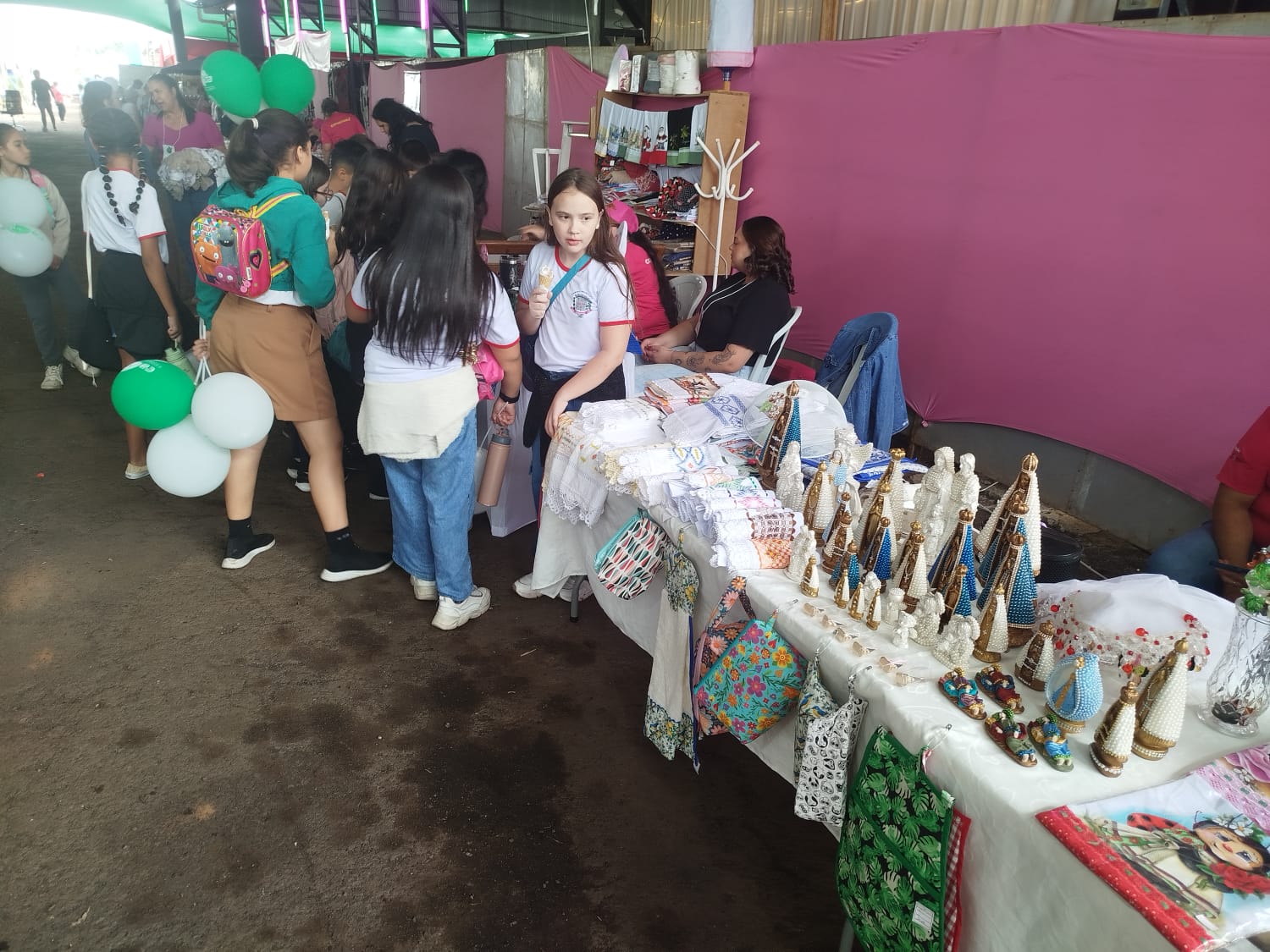 Terceiro dia da ExpoVerde 2026 reúne grande público e destaca rodeio, show e ações solidárias