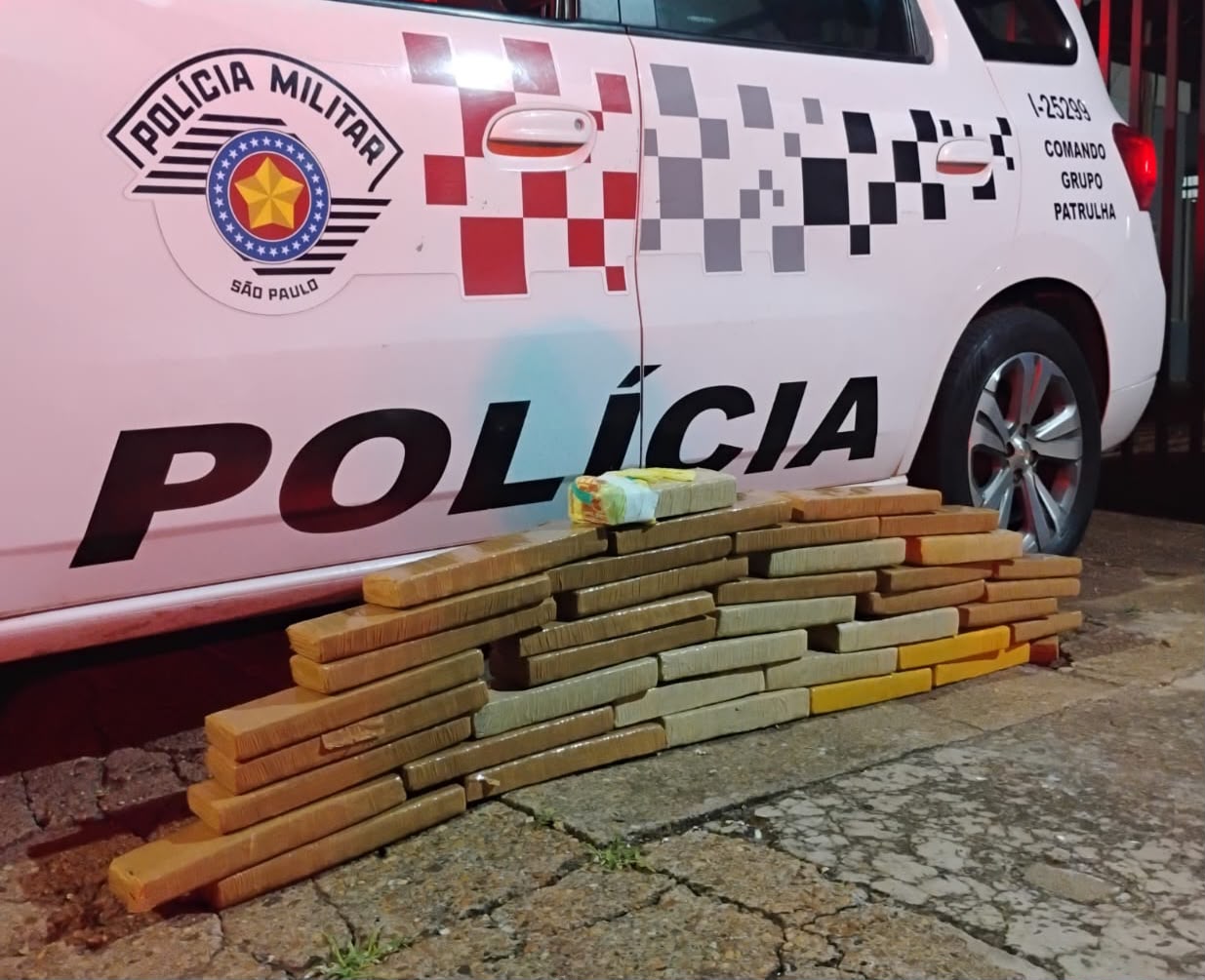 POLÍCIA MILITAR APREENDE MAIS DE 31 KG DE MACONHA EM ADAMANTINA