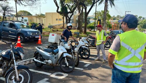 Ação de conscientização reforça cuidados no trânsito durante campanha da Semana Nacional do Trânsito em Adamantina