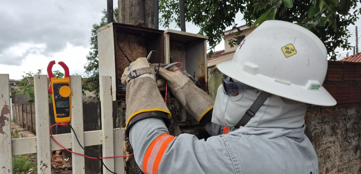 Em 20 dias, Energisa identifica 79 irregularidades de furto e fraude de energia na região