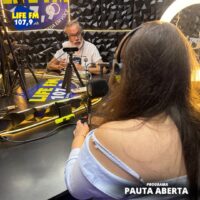 Sérgio Barbosa, Jornalista Diplomado E A Leandra Navarro Benatti, Fisioterapeuta, Docente E Coordenadora Do Curso De Fisioterapia Da FAI.