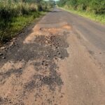 Prefeitura de Adamantina realiza manutenção emergencial na vicinal Doutor Plácido Rocha nesta terça-feira