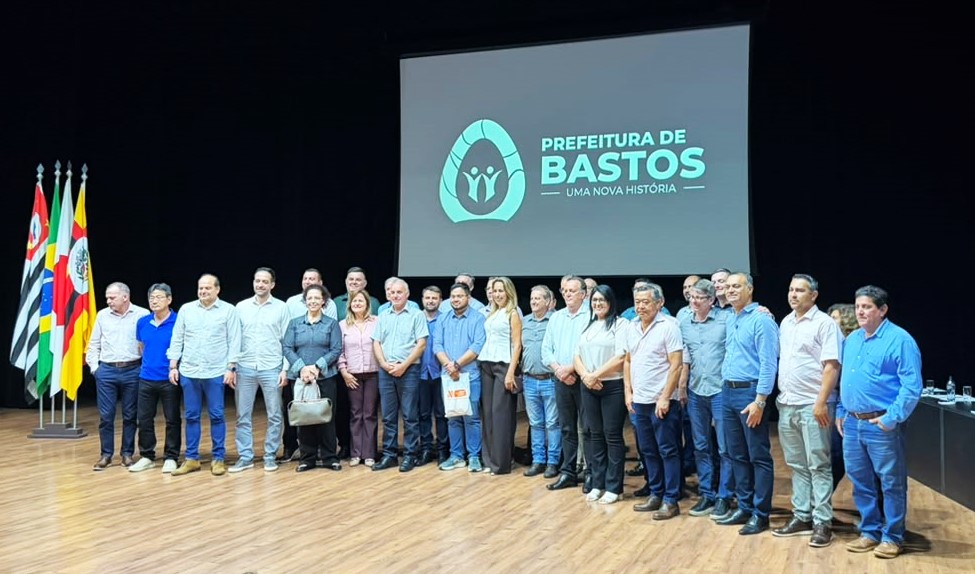 Prefeito de Adamantina participa de Assembleia Geral Extraordinária da AMNAP em Bastos